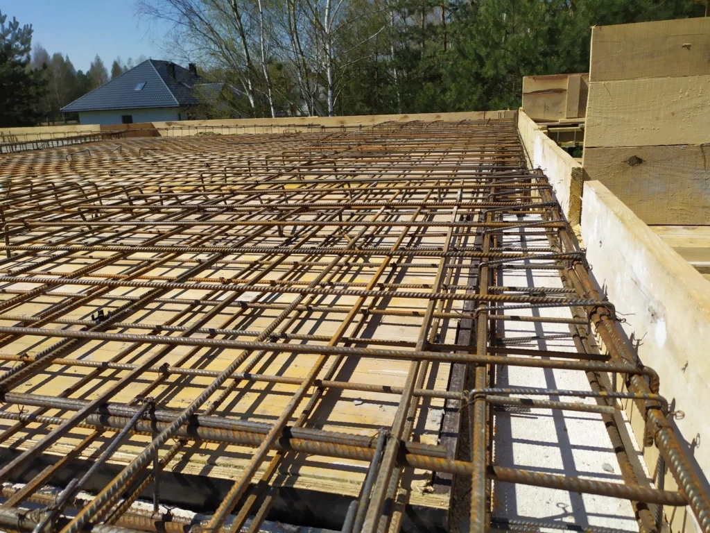 Kolejny etap budowy domu pod poznaniem, zbrojenie stropu i odbiór przez kierownika